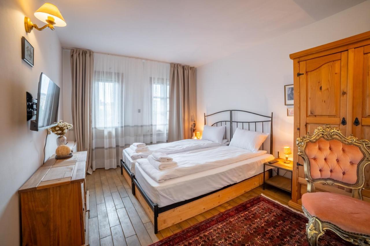 Four Riders Guest House Veliko Tŭrnovo Exterior foto