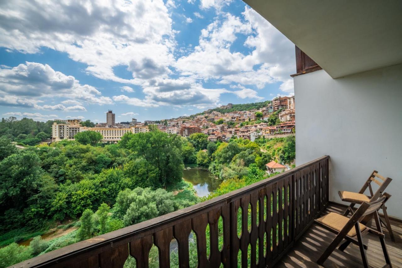 Four Riders Guest House Veliko Tŭrnovo Exterior foto