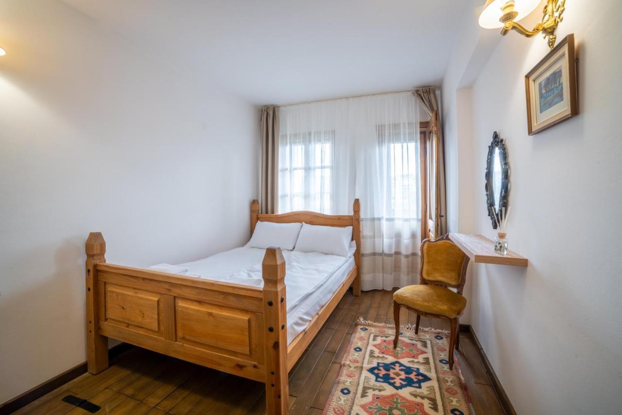 Four Riders Guest House Veliko Tŭrnovo Exterior foto