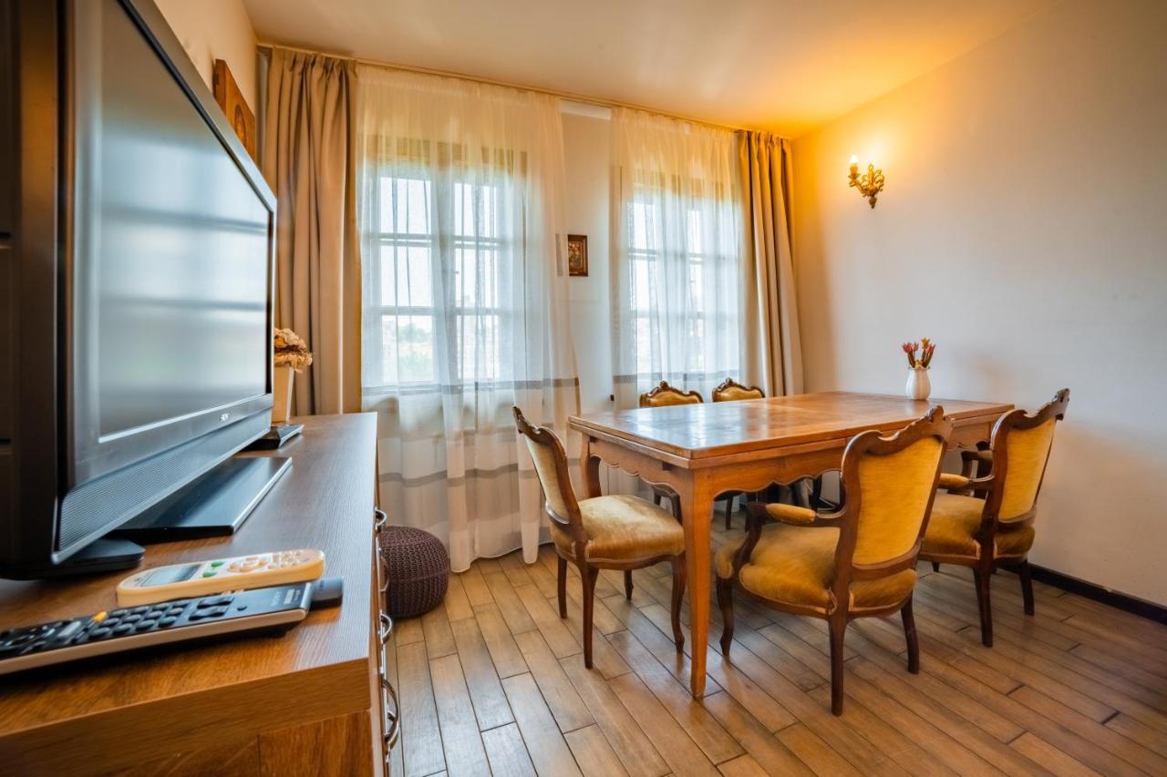 Four Riders Guest House Veliko Tŭrnovo Exterior foto
